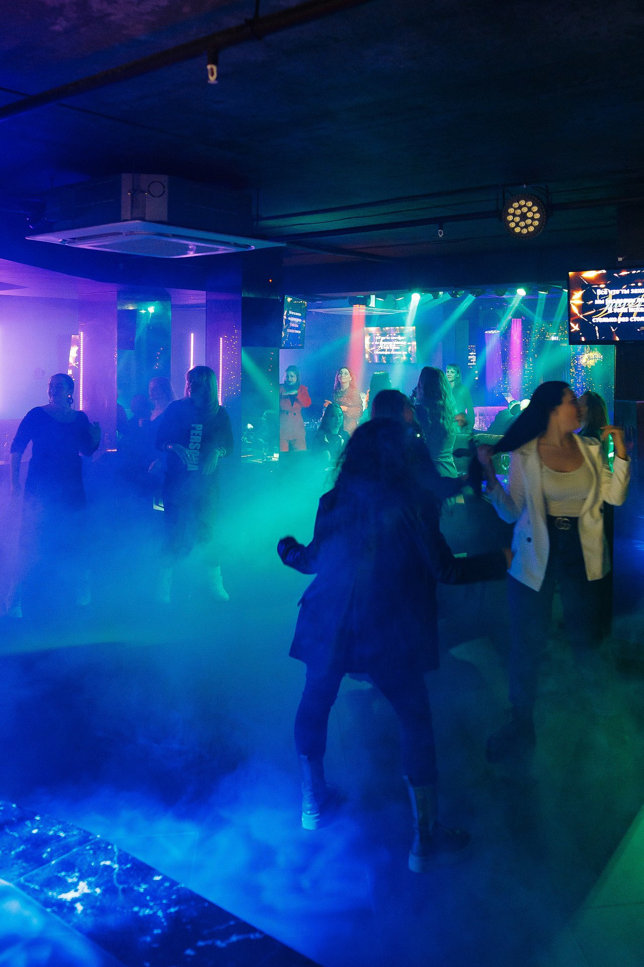 Фото репортаж из караоке клуба Эйфория. One Media Life: фоторепортажи, фотоотчеты с мероприятий и заведений