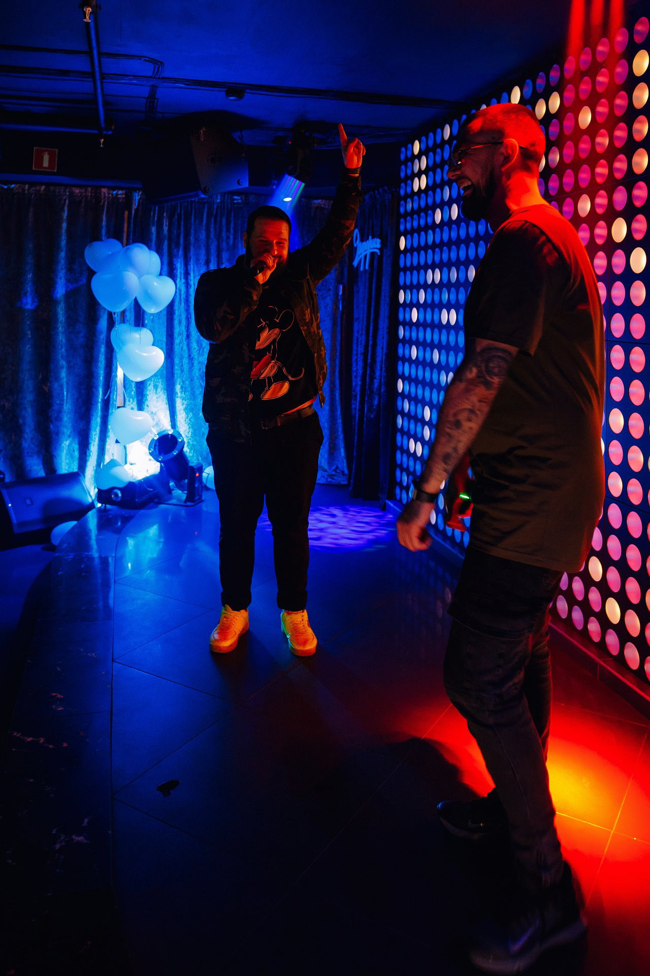 Фото репортаж из караоке клуба Эйфория. One Media Life: фоторепортажи, фотоотчеты с мероприятий и заведений