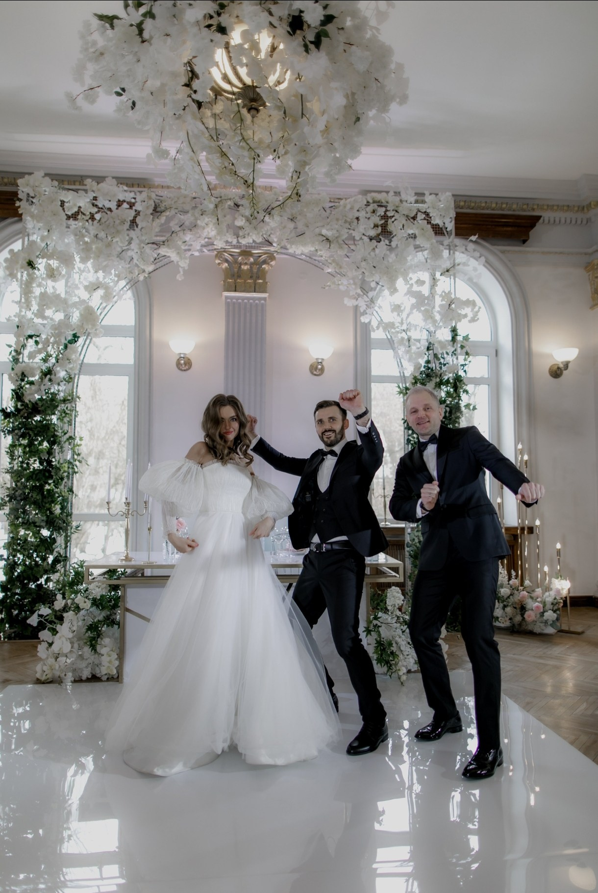 Ведущий Дымов. Подрядчики и друзья сети свадебных площадок House for wedding