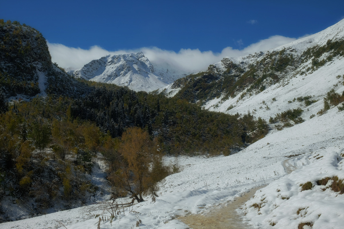 Долина Малой Дукки под первым снегом