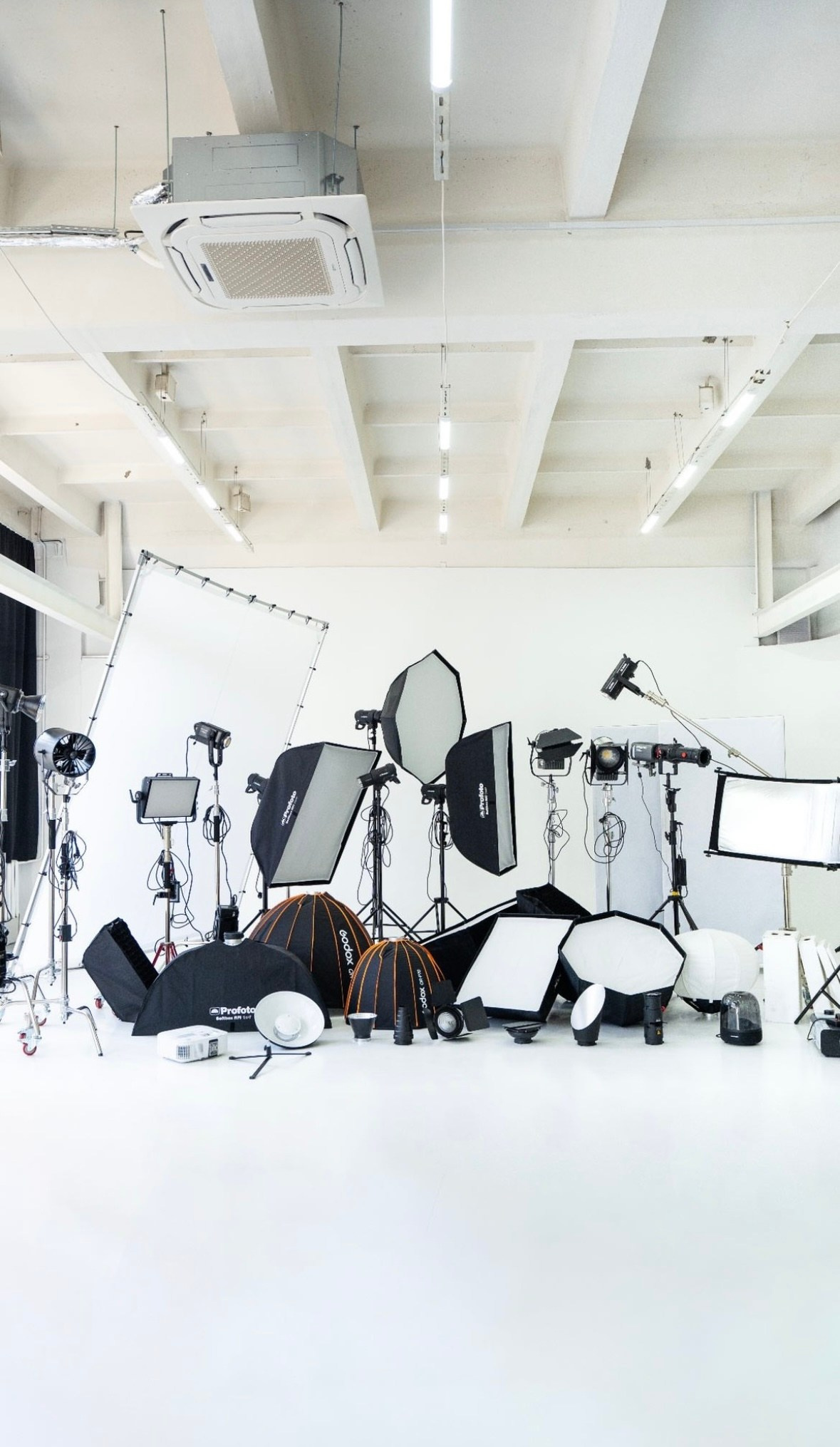 Фотостудия MARK — идеально подходит для съёмок в разных стилях. Фотограф в Минске Людмила Дутко