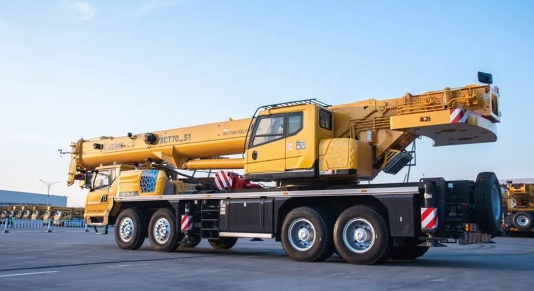 Автокраны XCMG XCT70_S1. Продажа надежной спецтехники от компании СТИ в г. Новосибирск