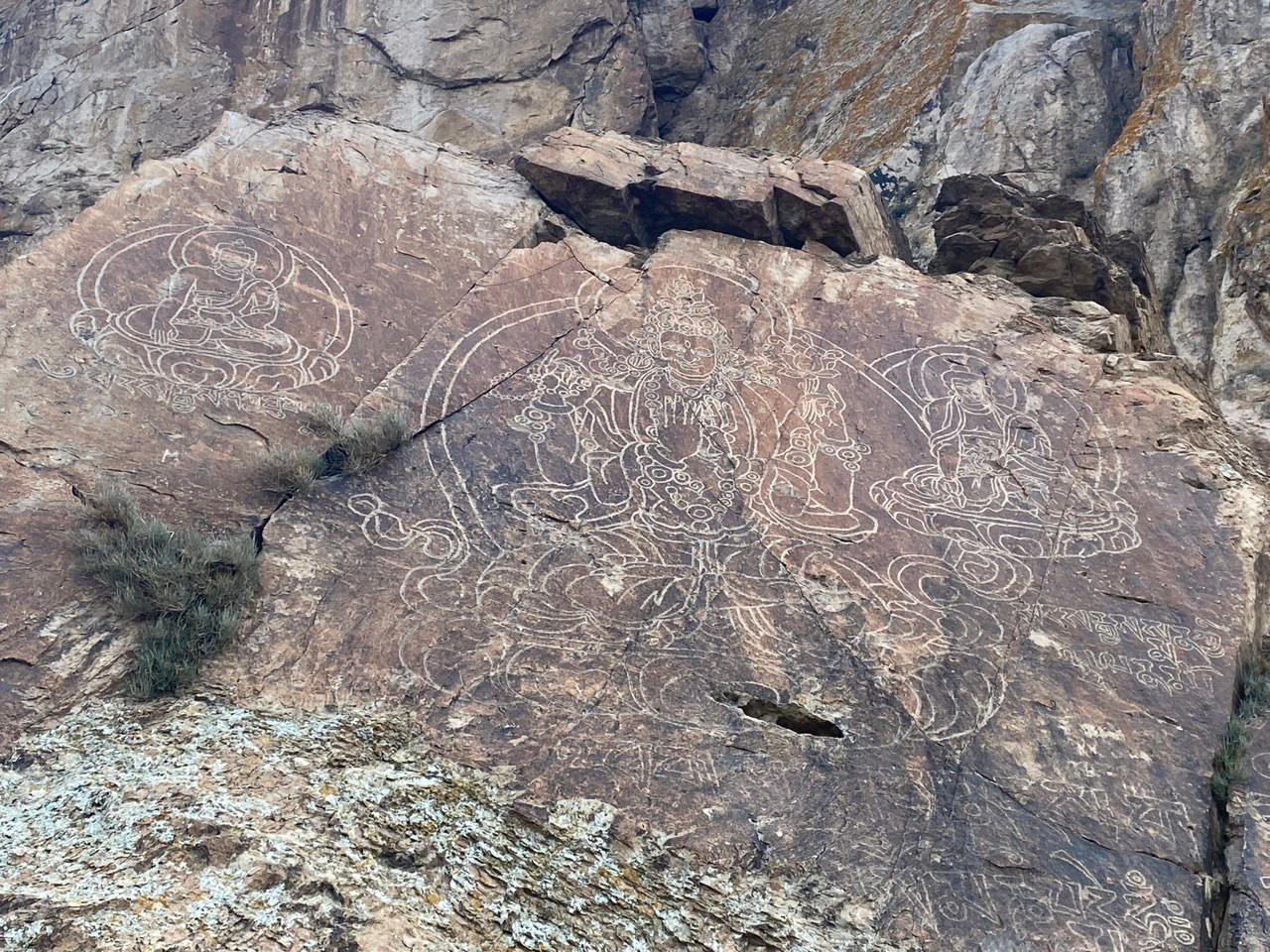Петроглифы Тамгалы Тас Будда в Казахстане. Алматы. Где находится, как доехать из Алматы, фото и видео зимой и летом