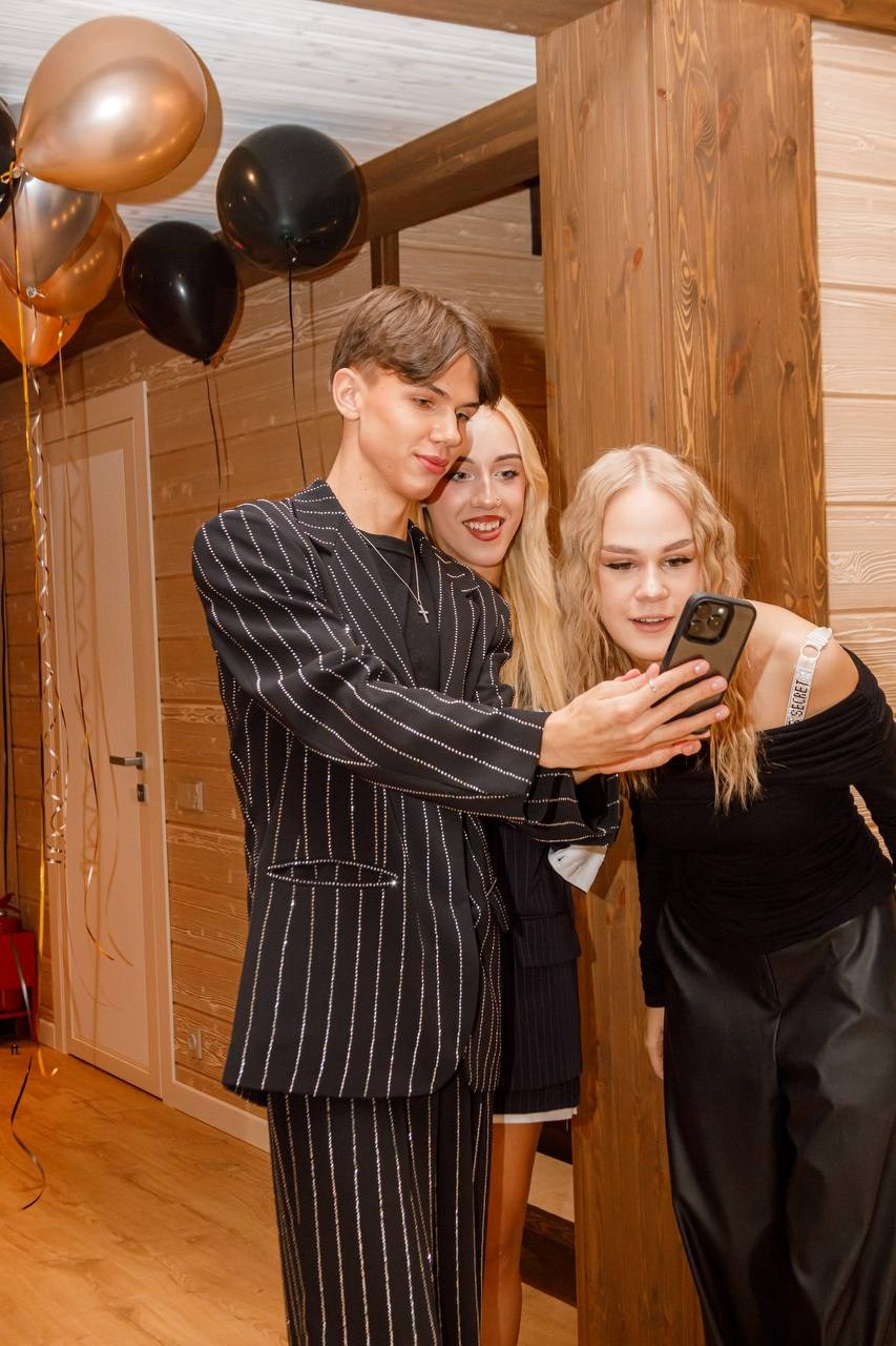 🎉 Мы не просто фотостудия — мы создаём атмосферу, которую вы запомните на всю жизнь! 📸✨. Фотостудия во Всеволожске. Подходит для всех творческих проектов