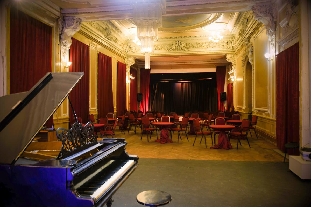 Никита Француков - Юлия Старцева. Кафе-шантан в Доме Шрёдера - "Ожидание" Рождественский - Таривердиев