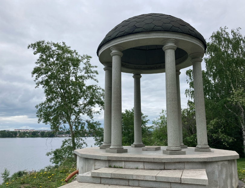 Ротонда на набережной. Фотограф Рябинин Евгений. Нижний тагил\Екатеринбург