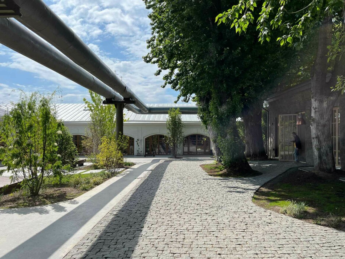 Регистрация брака и свадебная фотосессия в пространстве Яуза Плейс. Свадебный фотограф Москва — Сергей и Татьяна