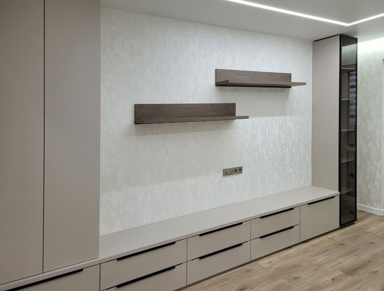 Спальни и гостиные. Мебель на заказ в Евпатории