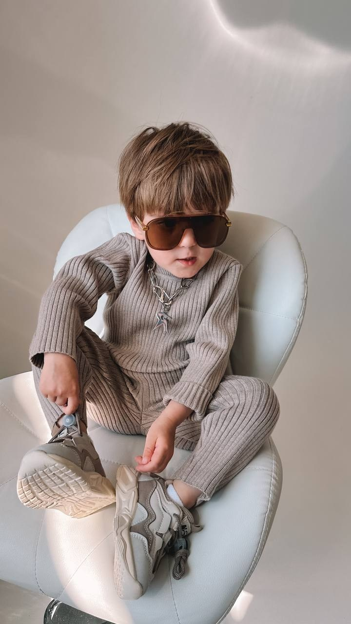 Модель для предметной съемки мальчик Радэль Казань| Sale Easy