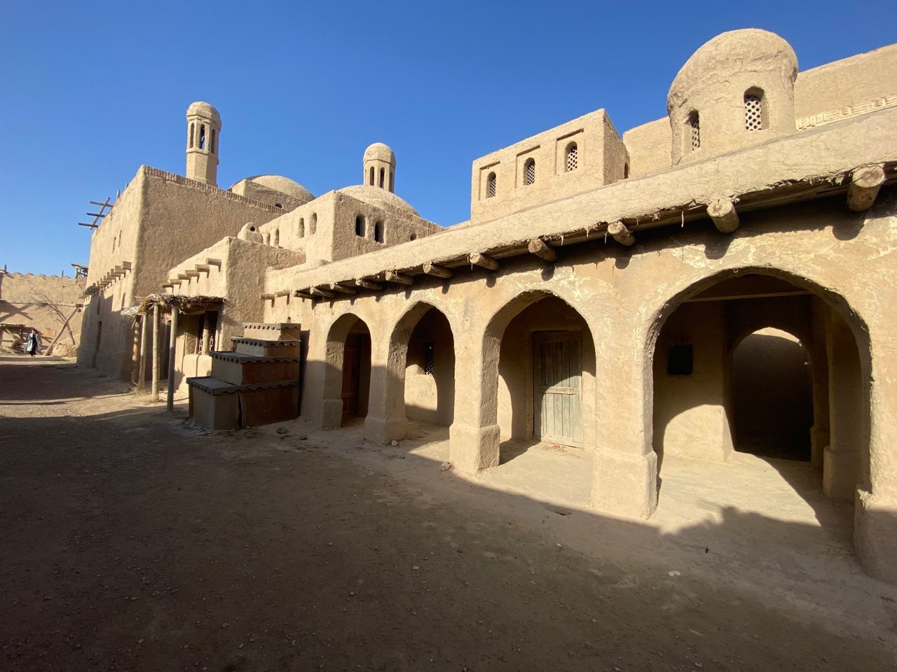 Экскурсия и тур в Город Кочевников и к Петроглифам Тамгалы Тас Будда из Алматы