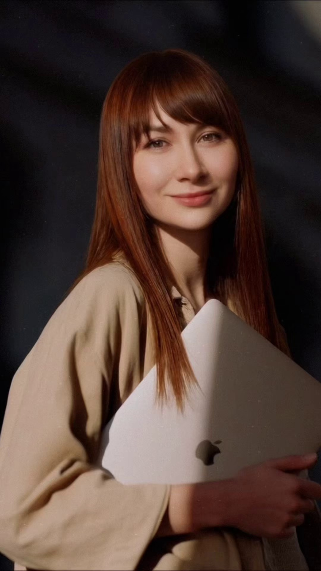 Сборник уроков «AI: ТВОРЧЕСКАЯ БАЗА». Фотохудожник Анна Гис