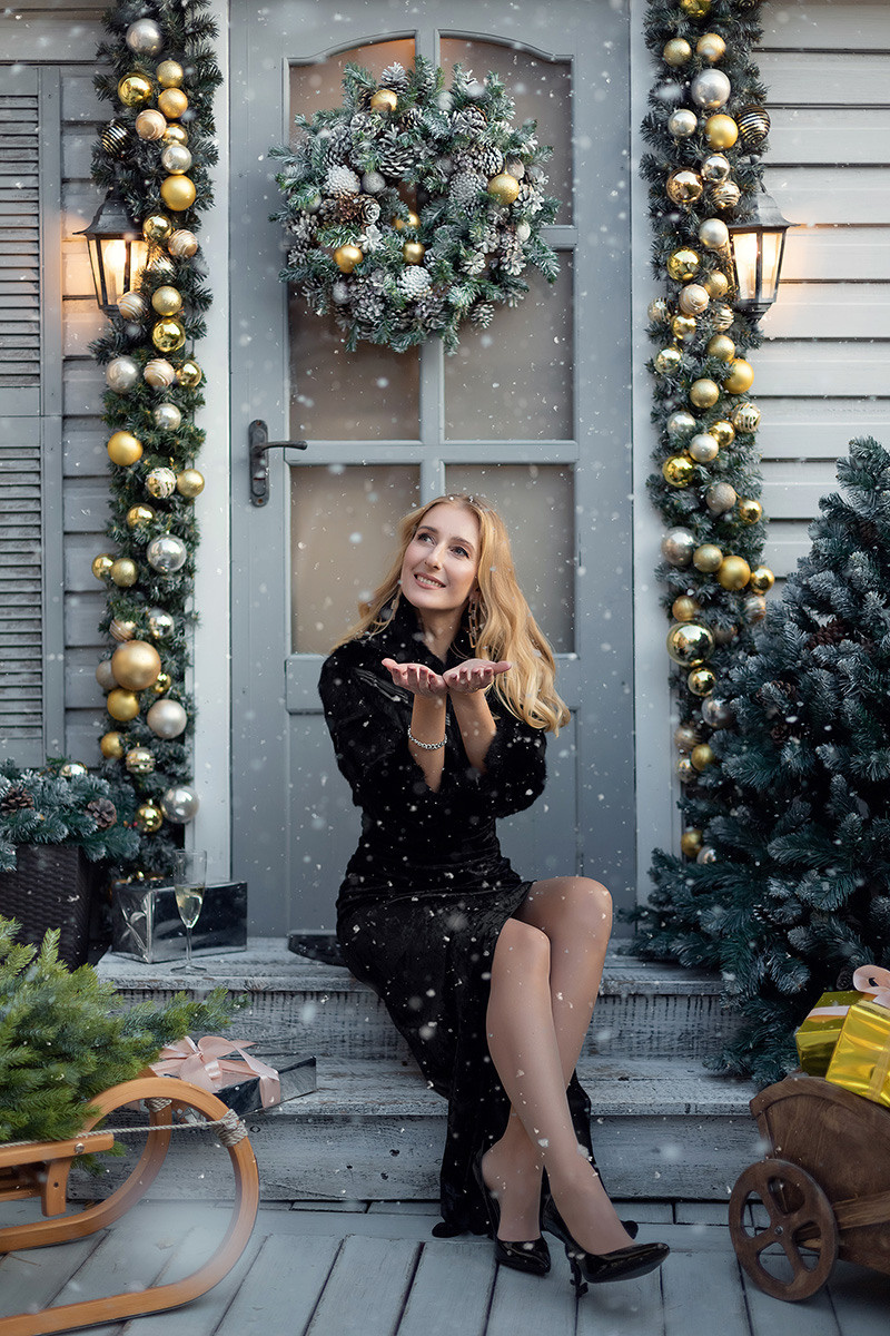 Женская индивидуальная новогодняя фотосессия в студии. Свадебный фотограф, фотосъемка в Крыму, Севастополе, Симферополе, Ялте
