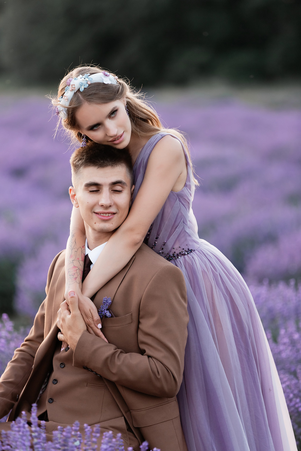 Вадим и Катя - свадебная выездная церемония и фотосессия в лаванде. Свадебный фотограф, фотосъемка в Крыму, Севастополе, Симферополе, Ялте