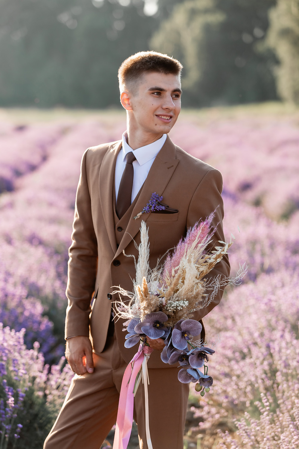 Вадим и Катя - свадебная выездная церемония и фотосессия в лаванде. Свадебный фотограф, фотосъемка в Крыму, Севастополе, Симферополе, Ялте