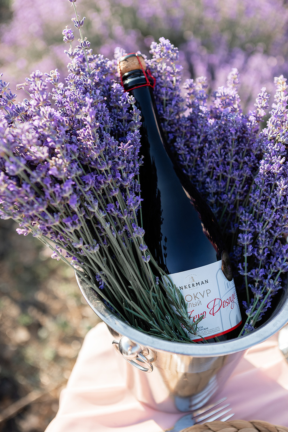 Вадим и Катя - свадебная выездная церемония и фотосессия в лаванде. Свадебный фотограф, фотосъемка в Крыму, Севастополе, Симферополе, Ялте