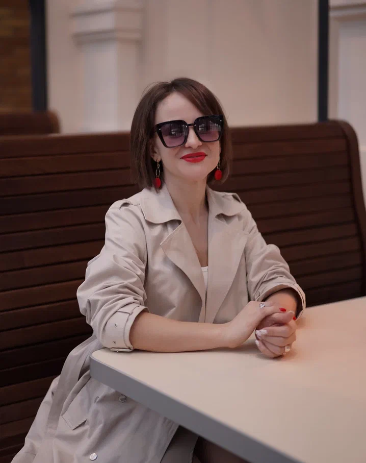 Анастасия. Студийный и портретный фотограф в САНКТ-ПЕТЕРБУРГЕИрина Махаон