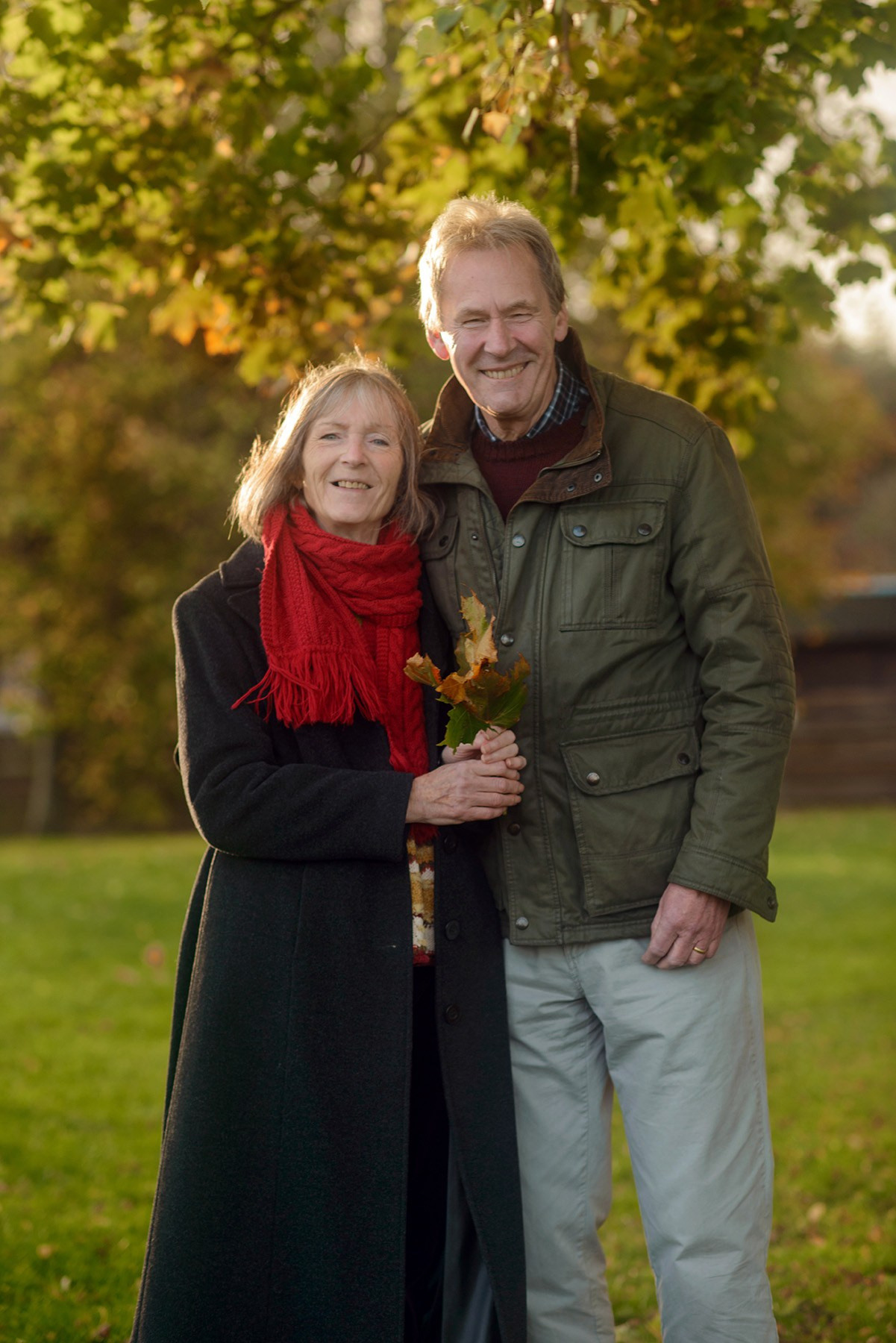Photo session for a couple in a local autumn Scotland park. Elena Carruthers family photographer in Scotland (Edinburgh, Glasgow)