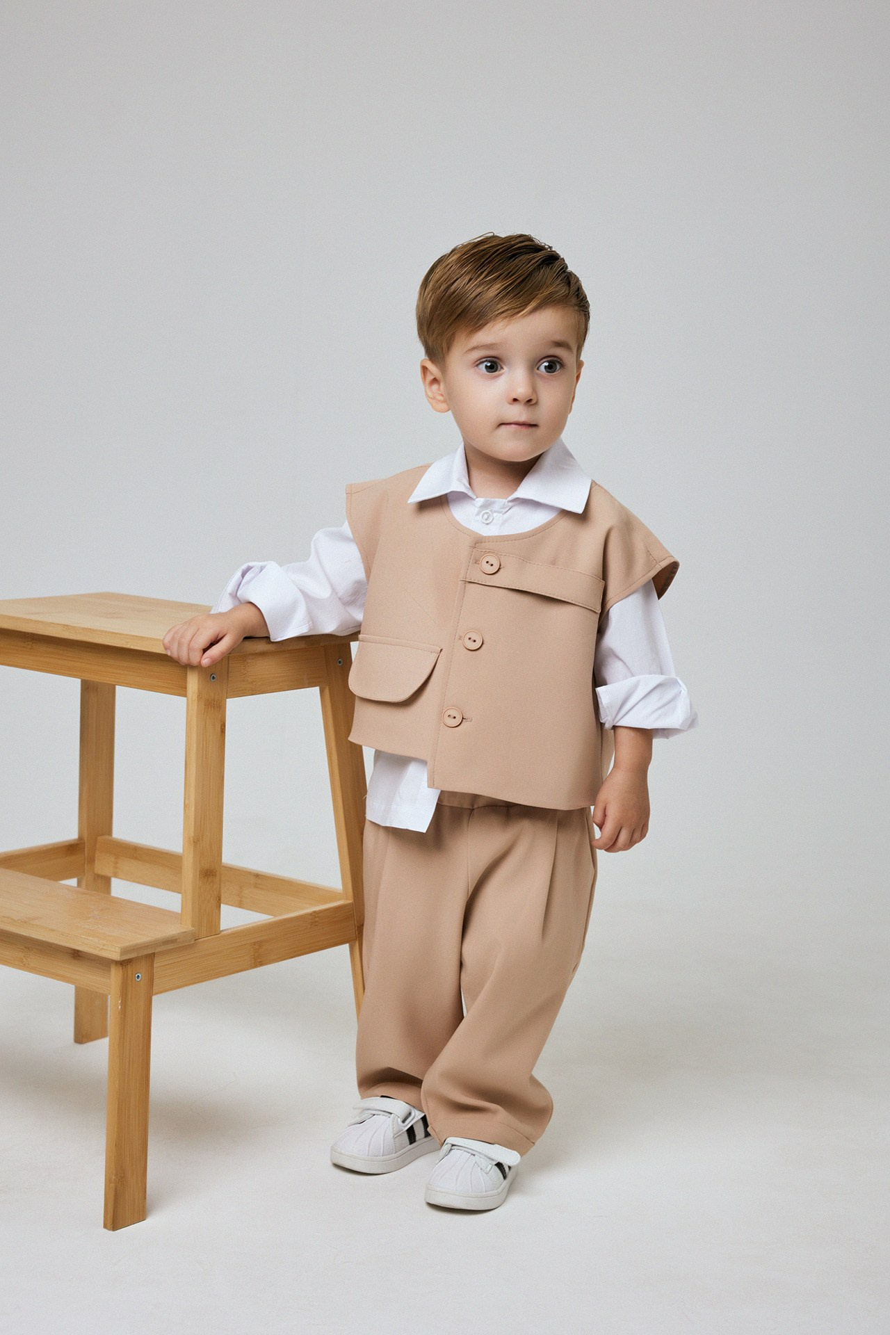 Модель для предметной съемки мальчик Радэль Казань| Sale Easy