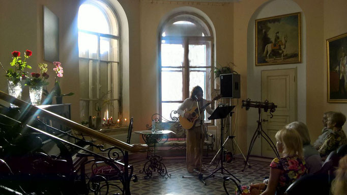 автор-исполнитель, гитарист Андрей Егоров — концерт 2017 г в особняке Шрёдера