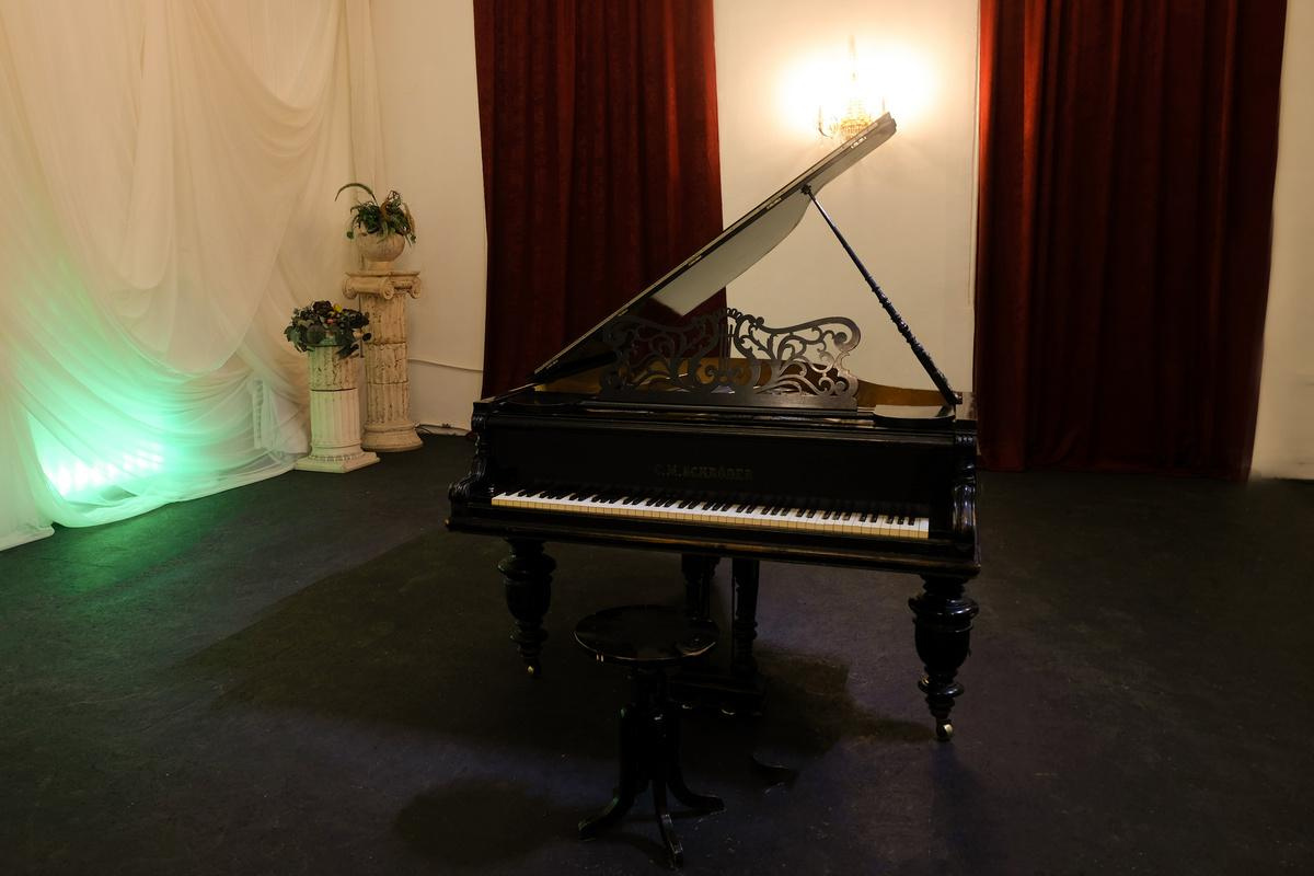 Особняк Шрёдера, Дом шрёдера, концертный зал, театр