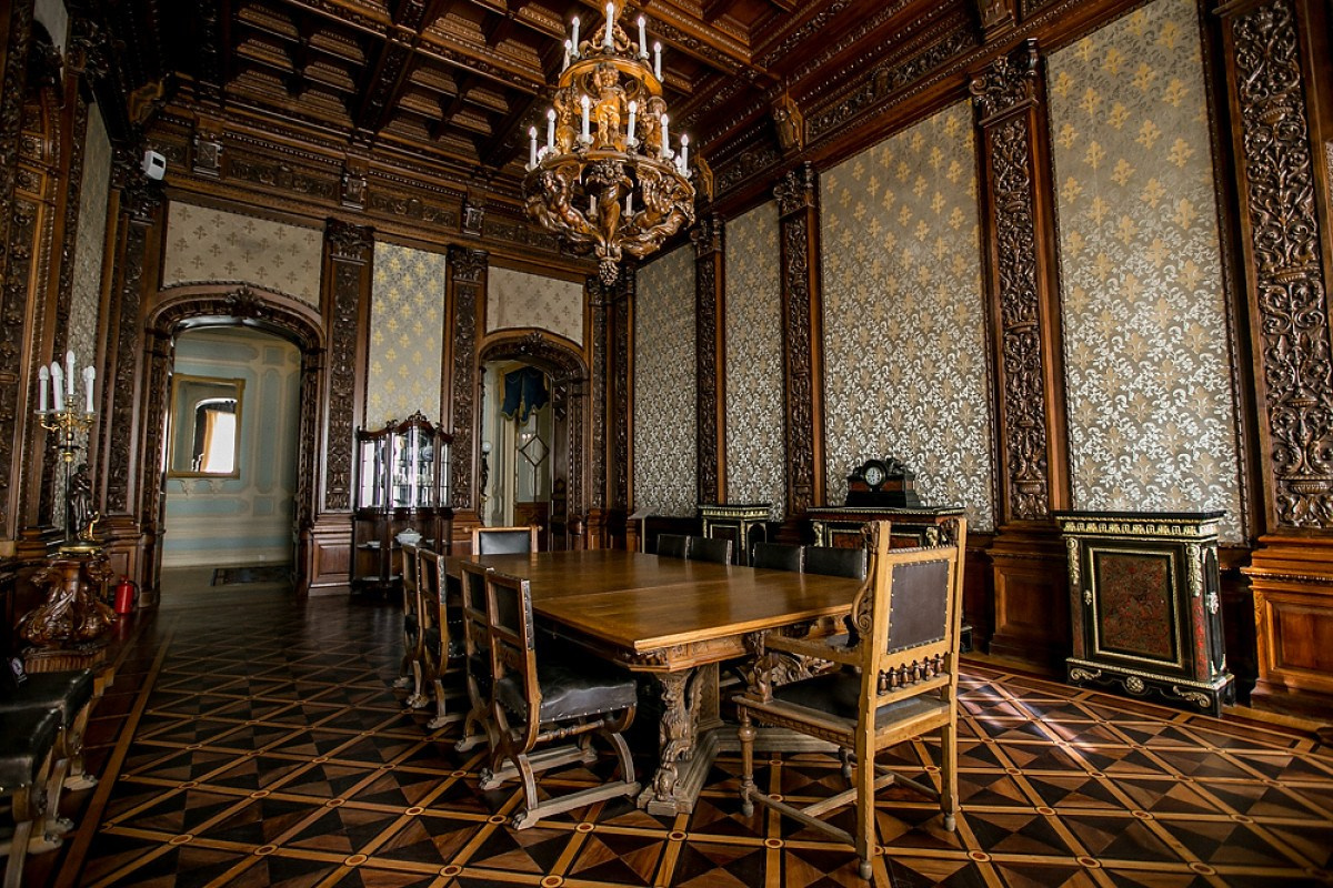 Локации в Питере под крышей