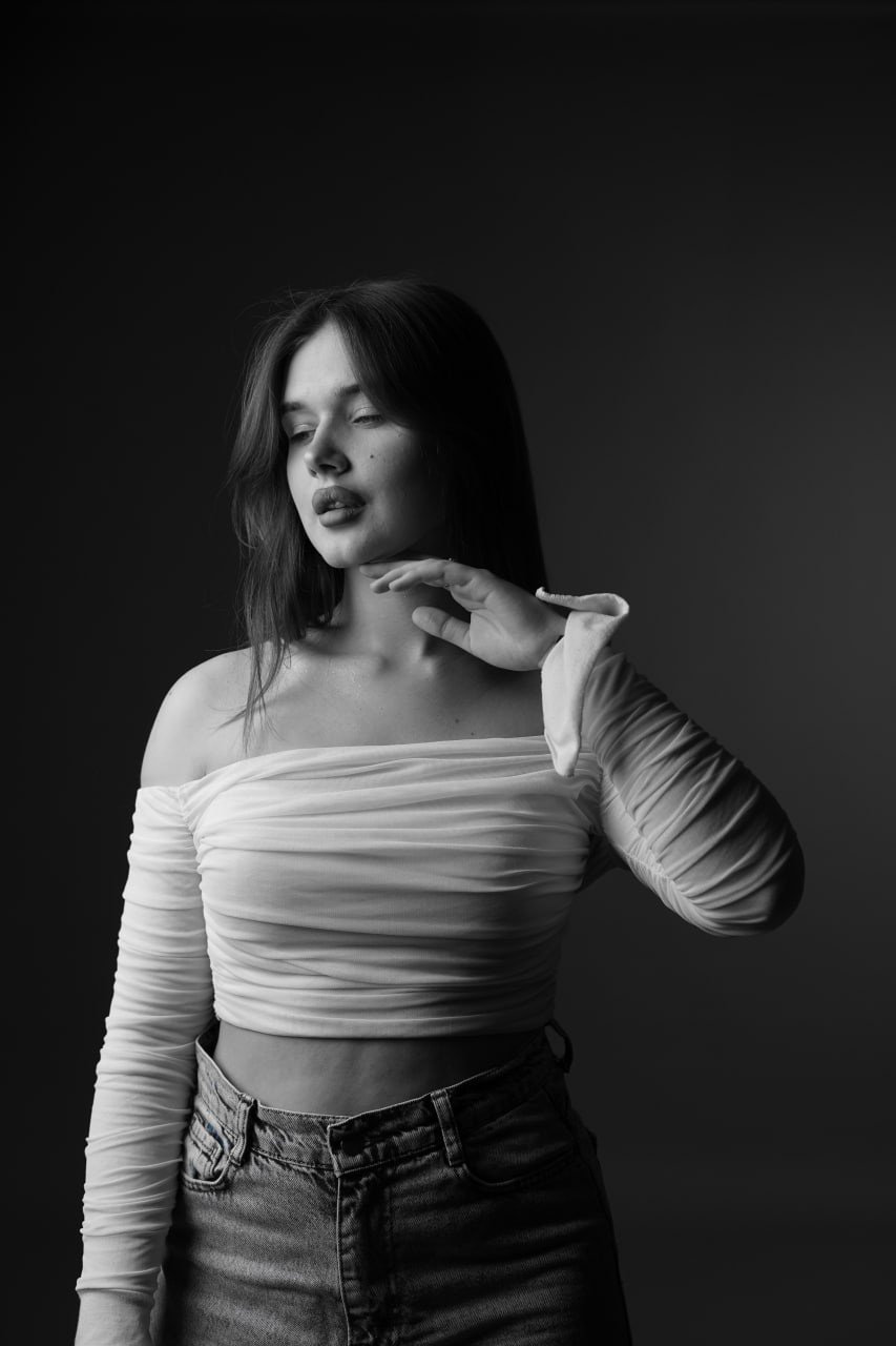 Автопортретная | CONTRAST | Губкин