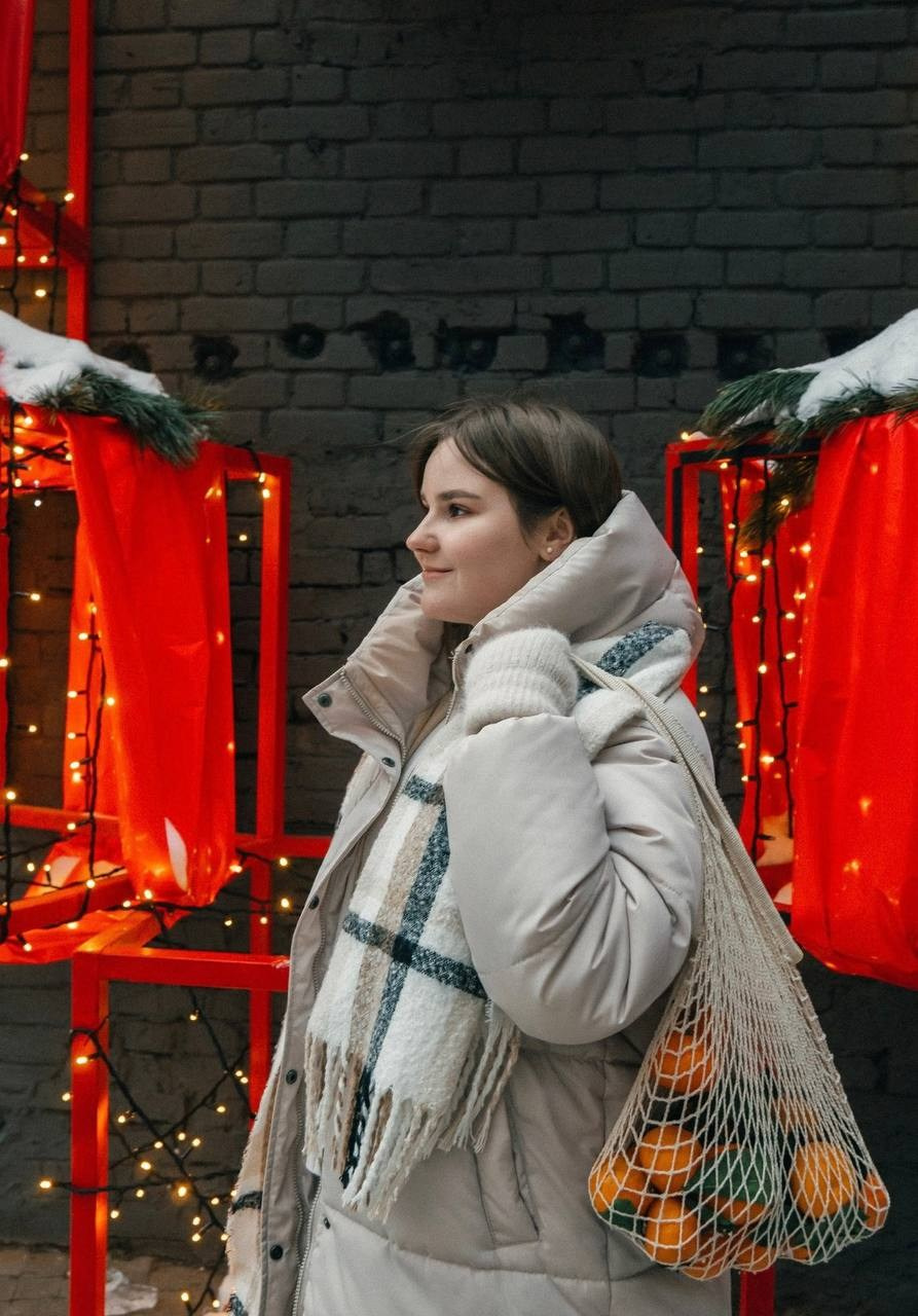 Фотосессия с еловыми ветками