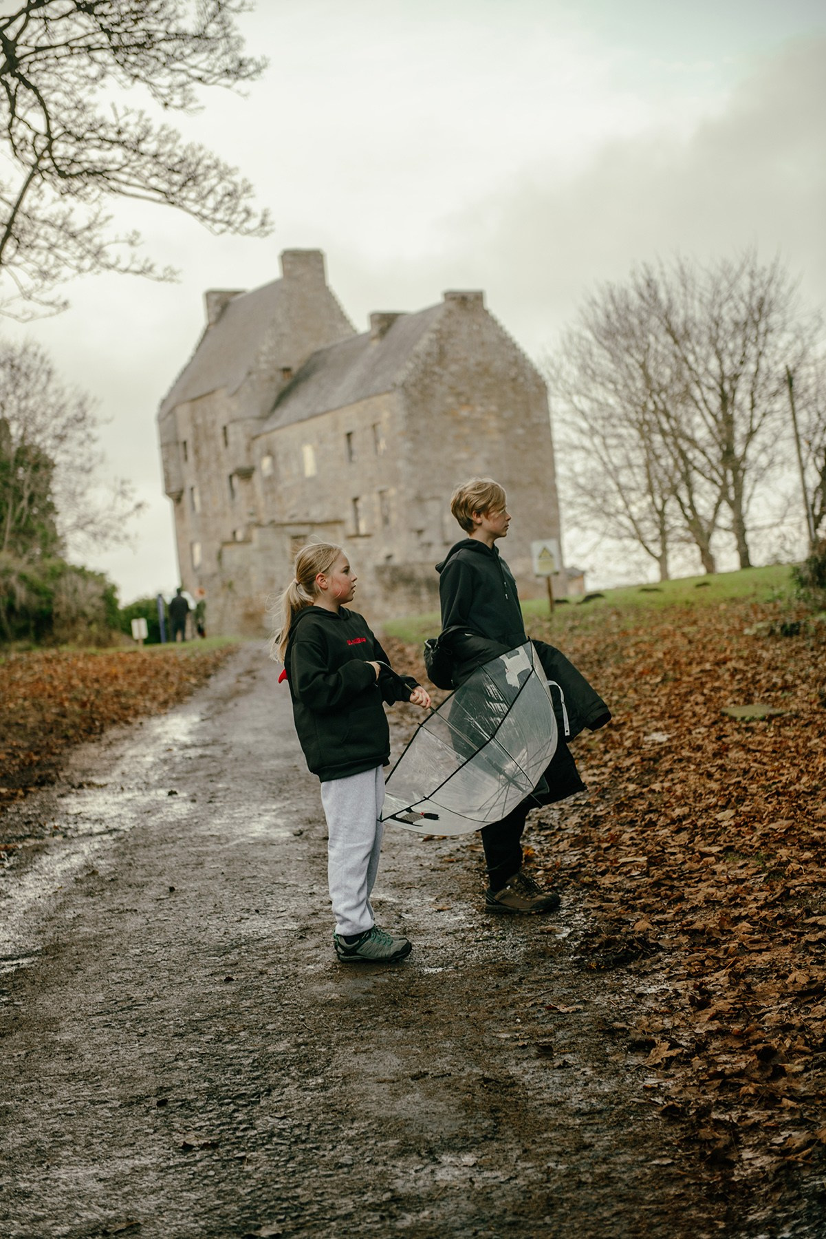 family photo shoot in Scotland, photo shoot at the castle