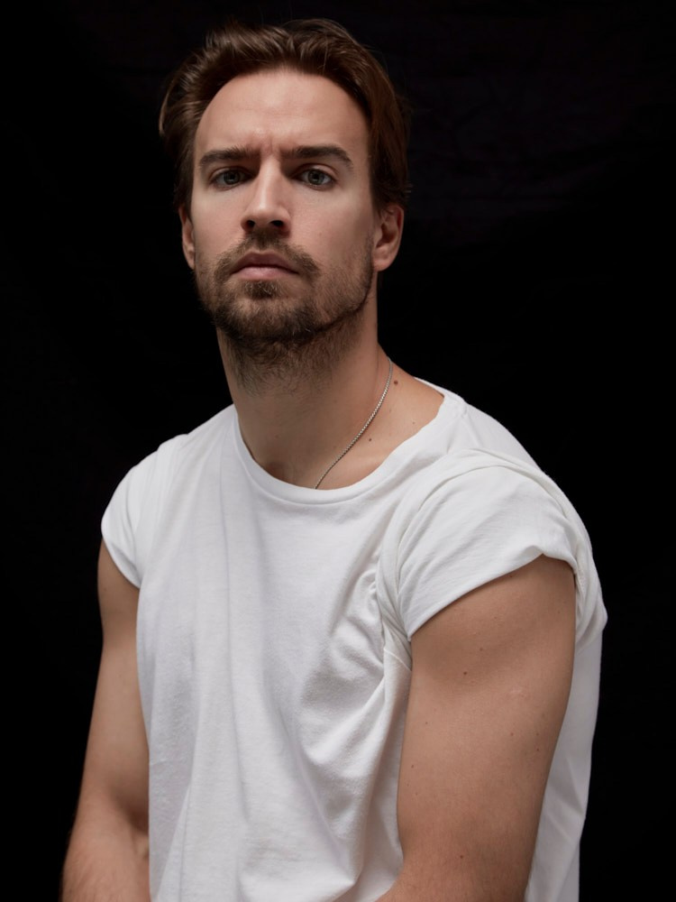 Студийный и репортажный фотограф Александр Савенков