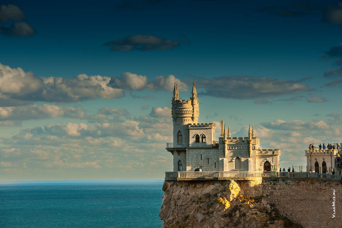 Локации для фотосессии в Ялте. Профессиональная фотосъемка в Крыму. Натуральные эмоции и живые кадры. Забронируйте дату прямо сейчас!