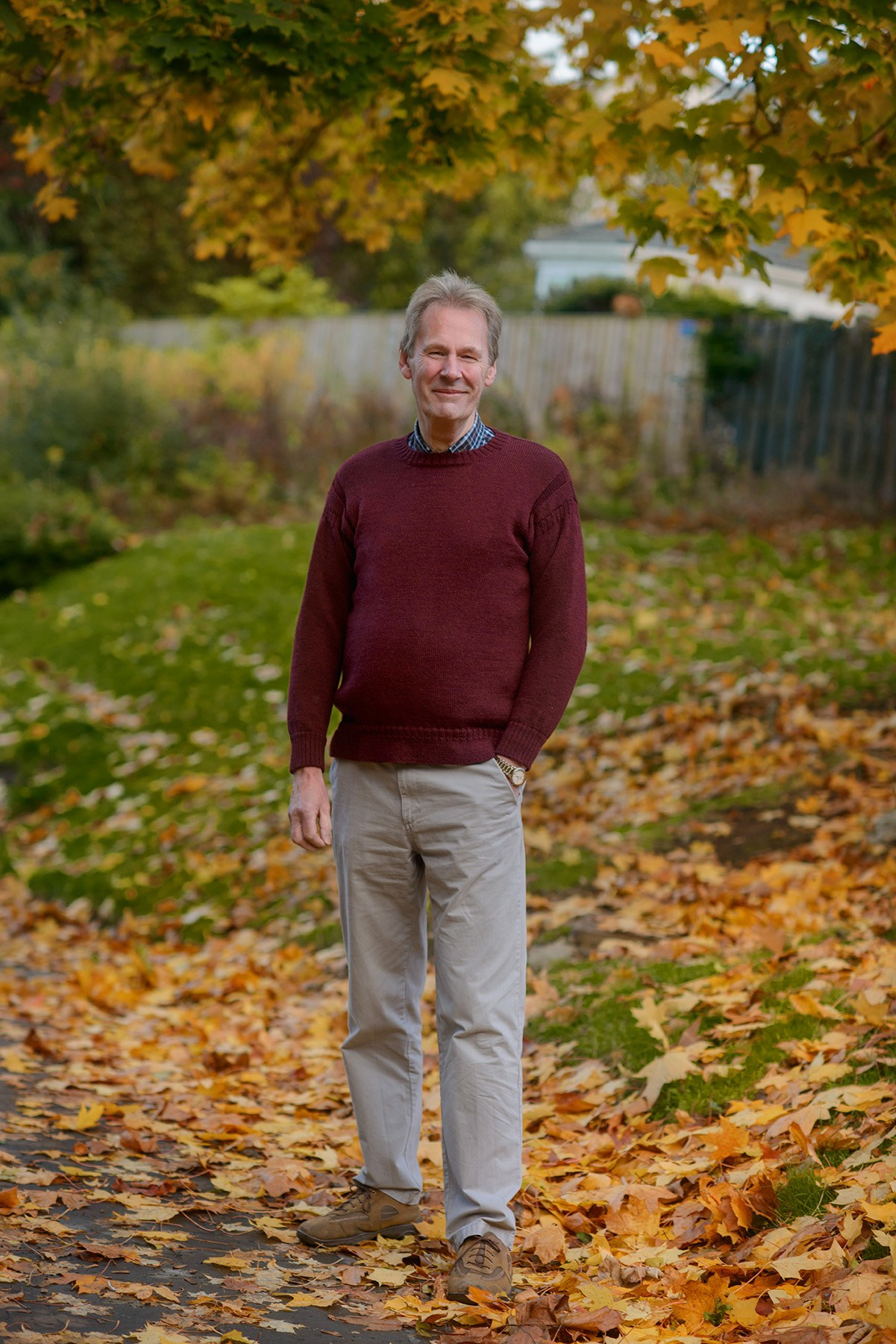 Photo session for a couple in a local autumn Scotland park. Elena Carruthers family photographer in Scotland (Edinburgh, Glasgow)