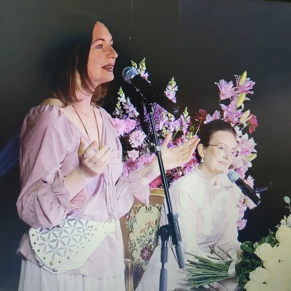 КОНСУЛЬТАЦИИ. Елена Вагнер — поэзия и стихотерапия