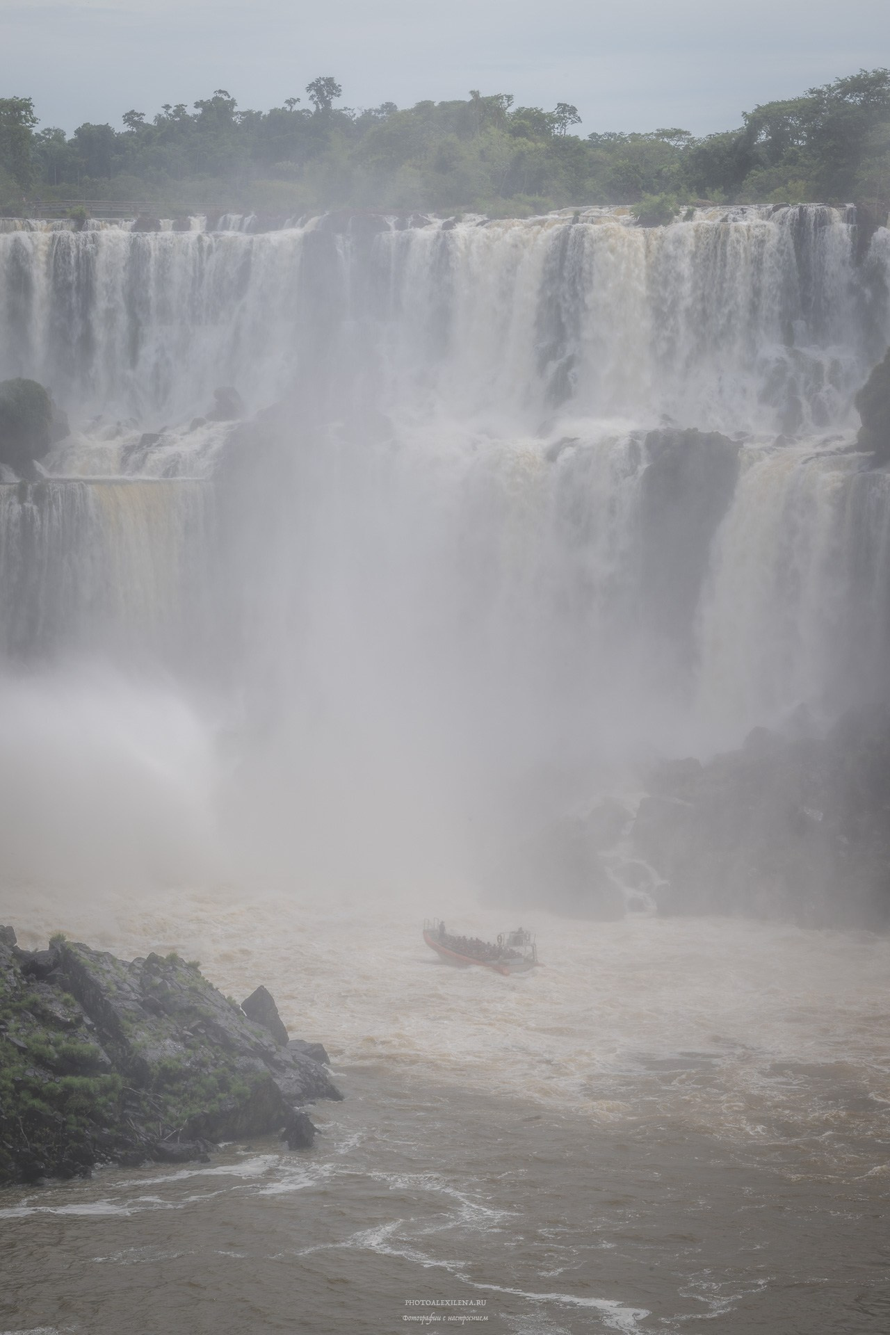 Водопады Игуасу. Авторские стильные фотокартины