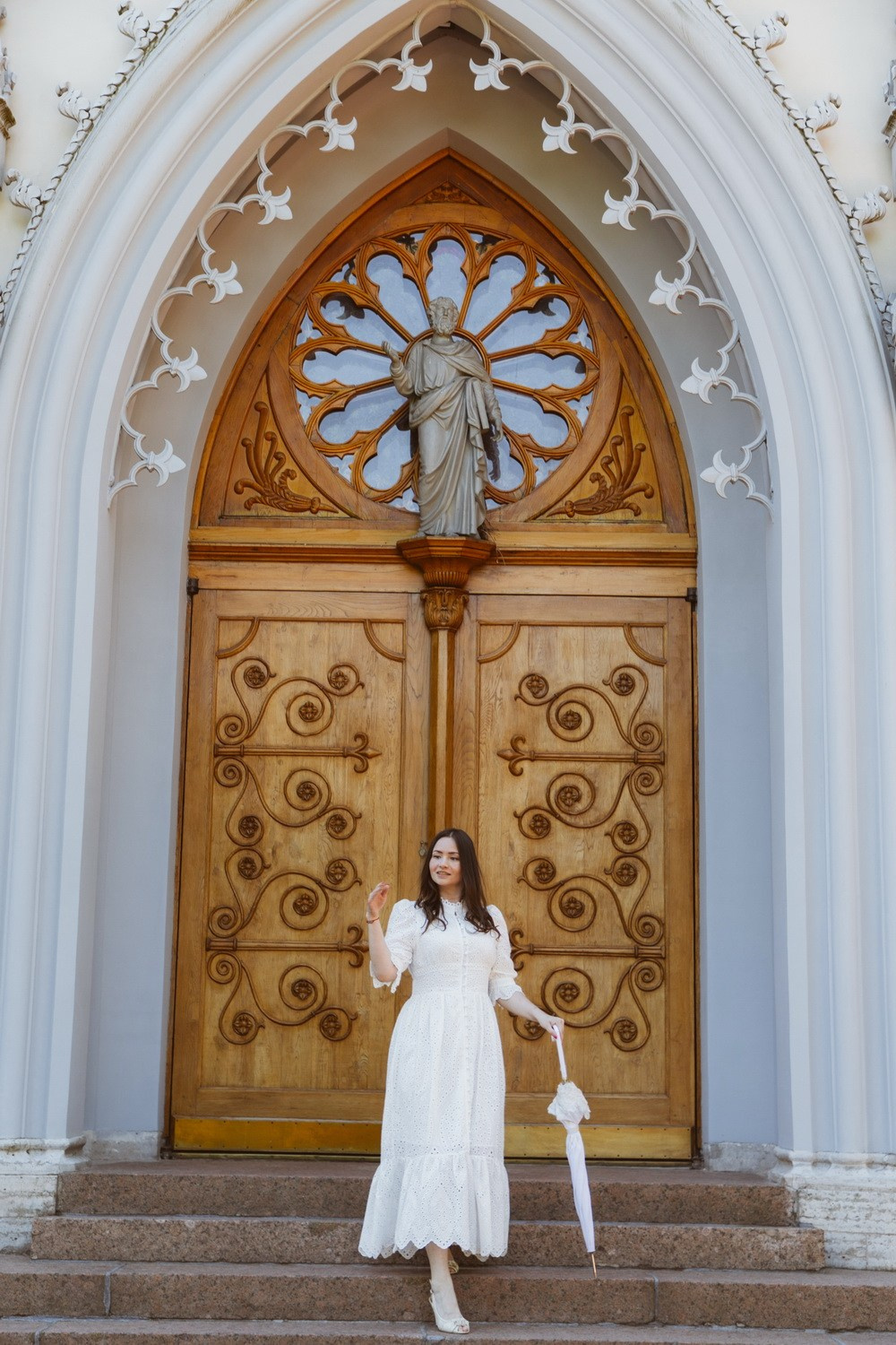 Лавстори в Петергофе, где прогуляться Петергоф, свадьба в Петергофе, как записаться в загс Петергоф, красивые места для свадьбы, фотограф на свадьбу, свадебный фотограф в Петергофе, прогулка,