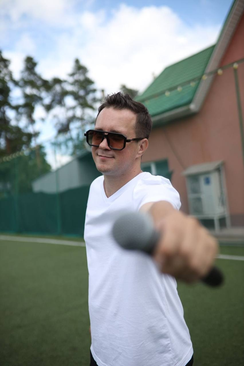 Ведущий Волкодав. Подрядчики и друзья сети свадебных площадок House for wedding