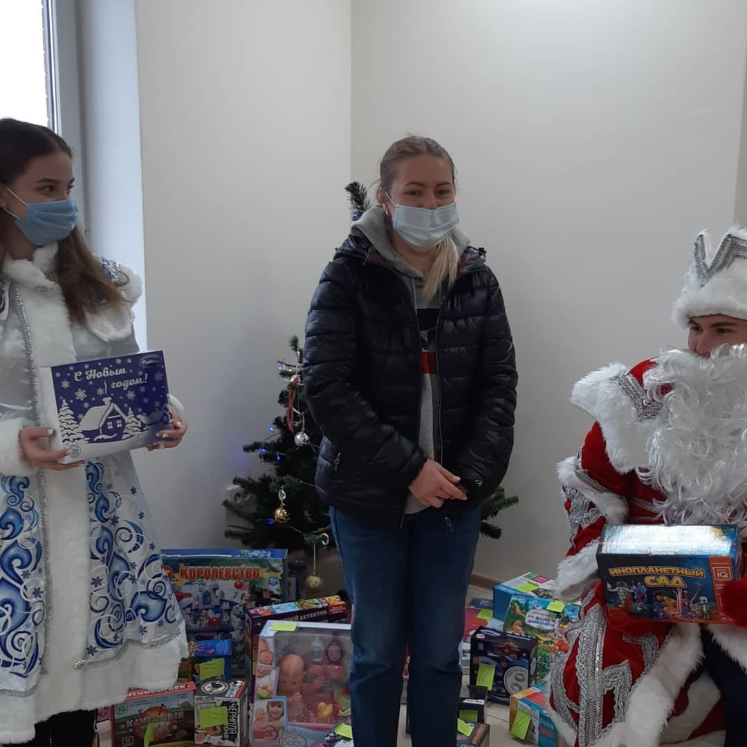 Чудеса продолжаются: встреча с Дедом Морозом и Снегурочкой!