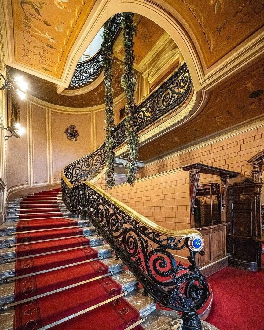 Локации в Питере под крышей