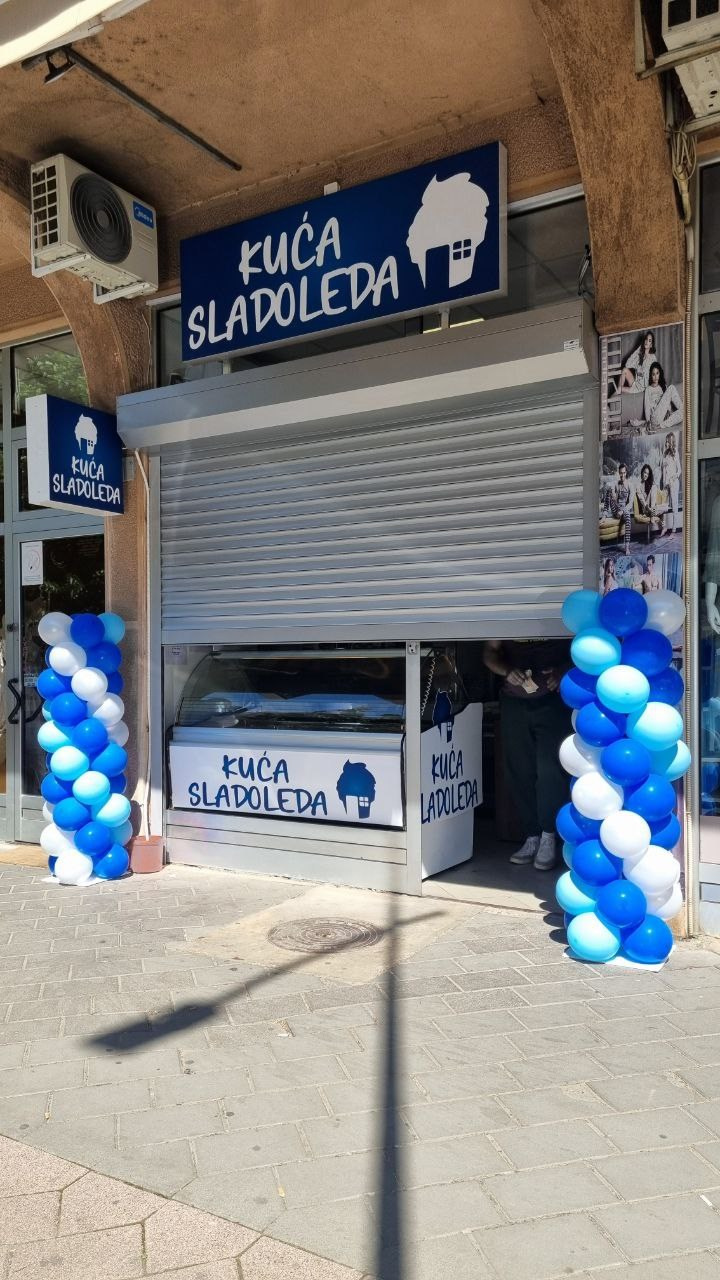 Baloni sa helijimom. Dekoracije balone. Dostava balone. Grad Novi Sad. Шары с гелием, фотозоны Нови Сад Белград. Balone i dekoracije od balona Novi Sad Beograd