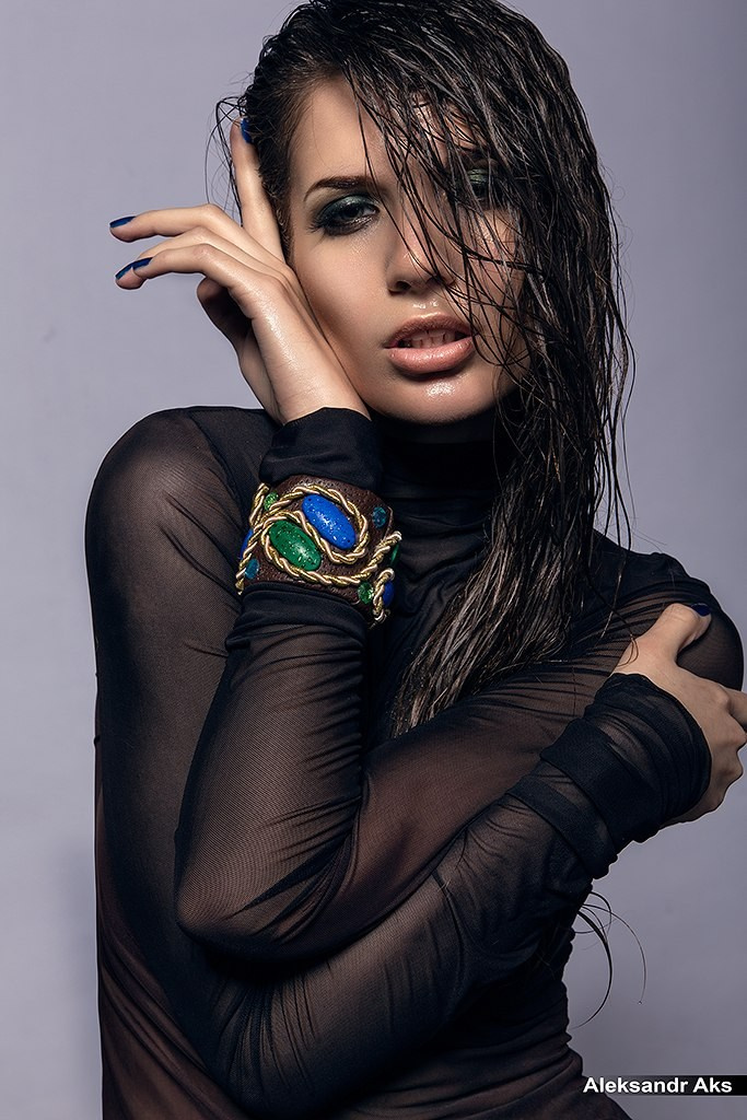 Модель Полина Новосибирск. Коммерческий фотограф для маркетплейсов Wildberries и Ozon в Новосибирске — фото и видео для брендов