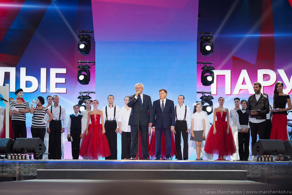 Алые Паруса. Репортажный и семейный фотограф в Санкт-Петербурге Тарас Марченко