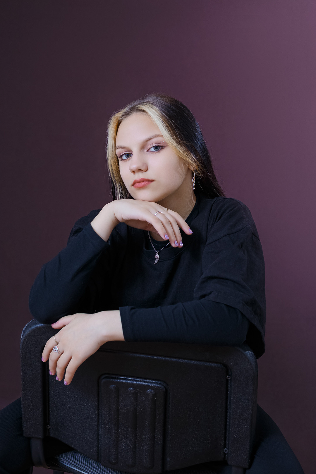 красивый студийный портрет для юной девочки