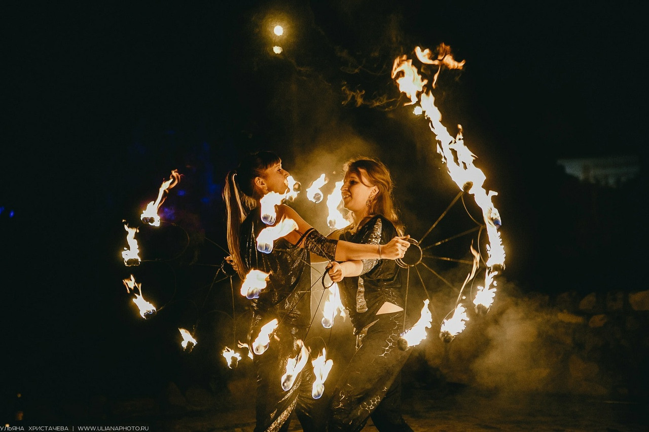 Свадебное шоу «Огонь любви» 15 000 руб. Огненно-пиротехническое шоу, салюты, пиротехника на ваш праздник!