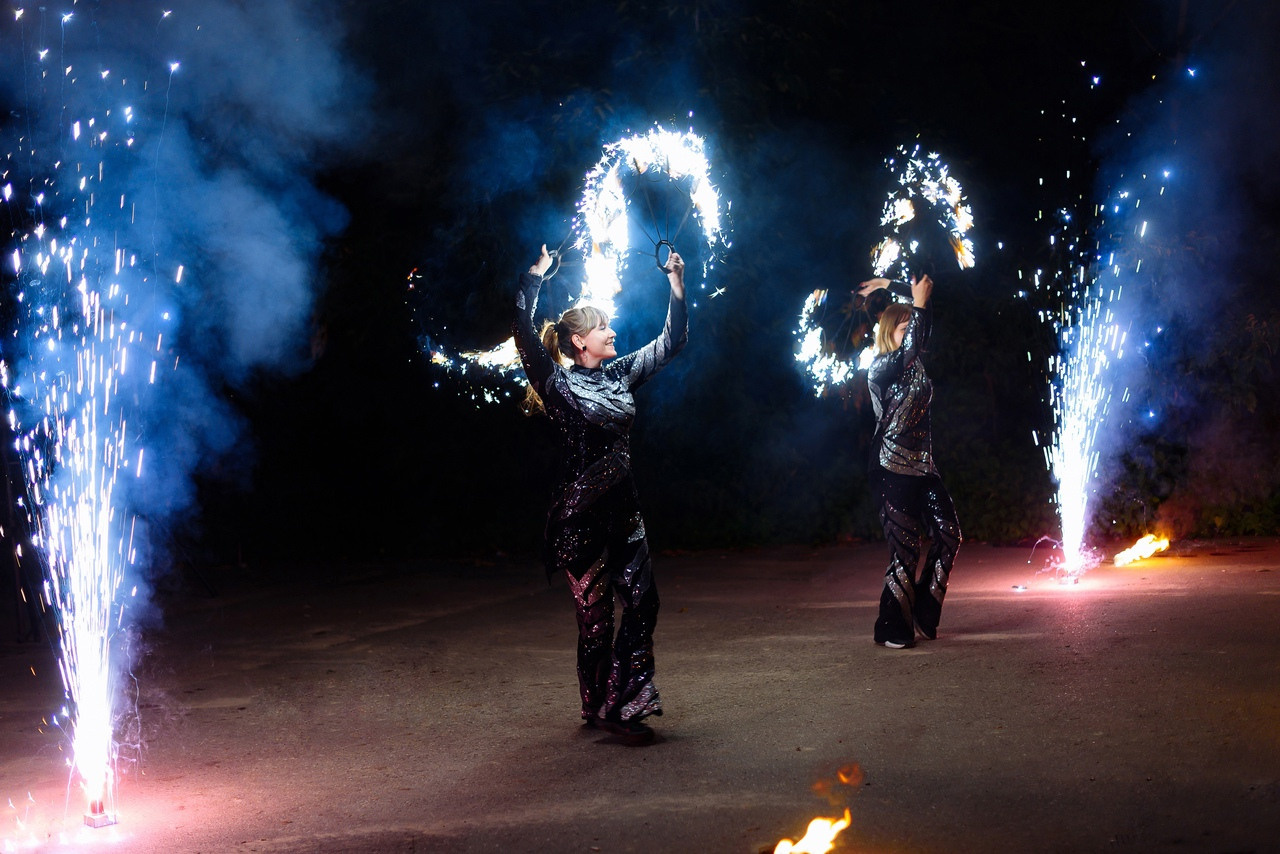 Свадебное «VIP» шоу 28 000 руб. Огненно-пиротехническое шоу, салюты, пиротехника на ваш праздник!