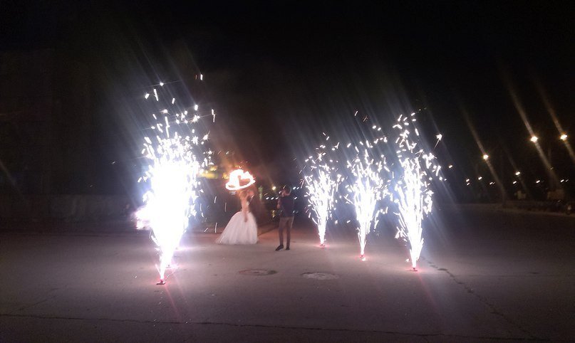 Пиротехническая дорожка. Огненно-пиротехническое шоу, салюты, пиротехника на ваш праздник!