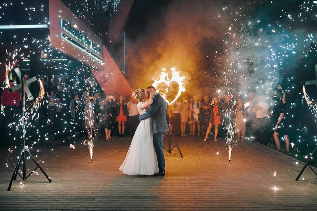 Свадебное «VIP» шоу 28 000 руб. Огненно-пиротехническое шоу, салюты, пиротехника на ваш праздник!