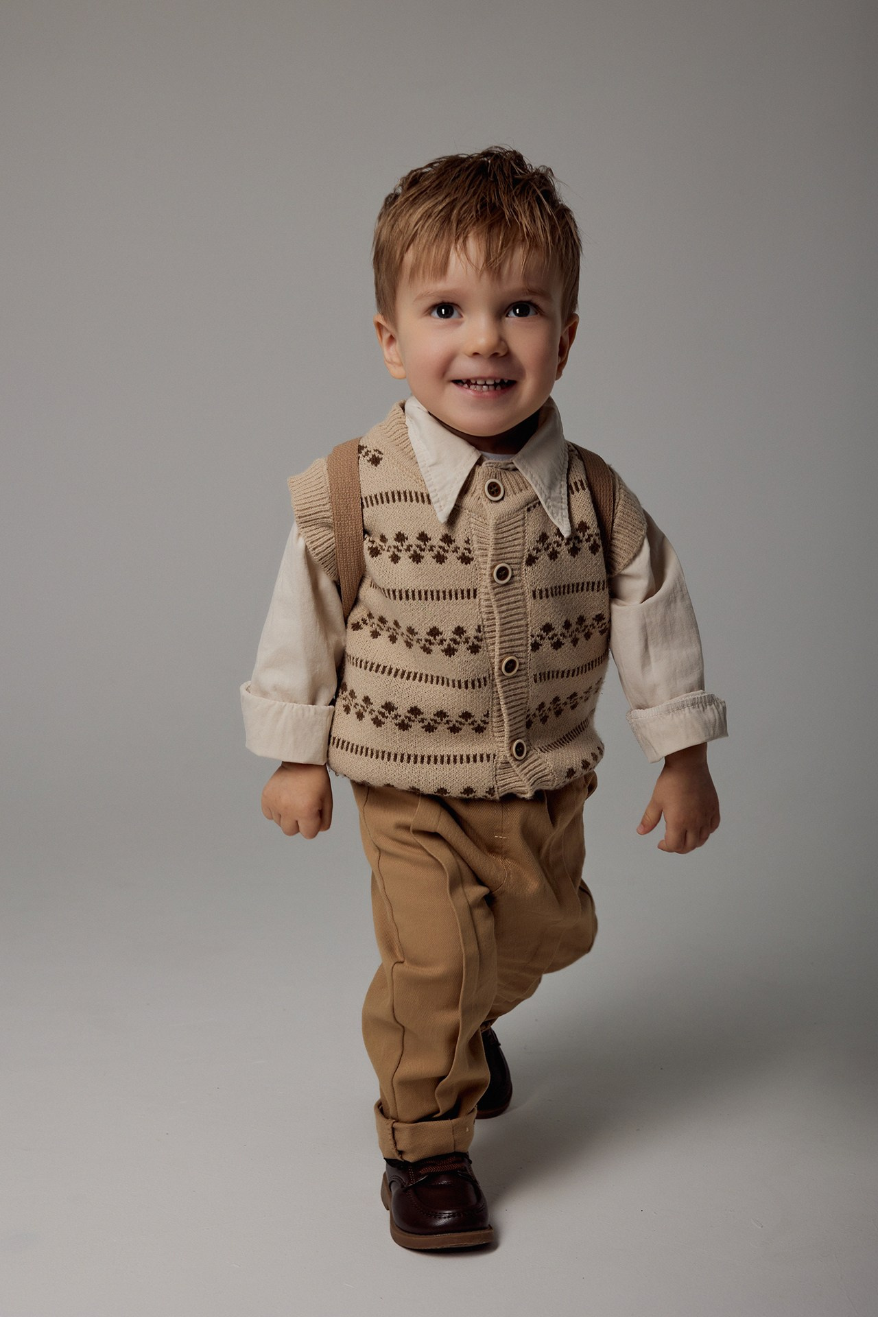 Модель для предметной съемки мальчик Радэль Казань| Sale Easy