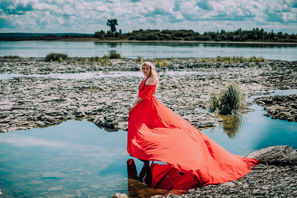 Съёмки на природе: доступны разные пакеты услуг и аренда платья. Фотограф Ирина Беляева в Томске