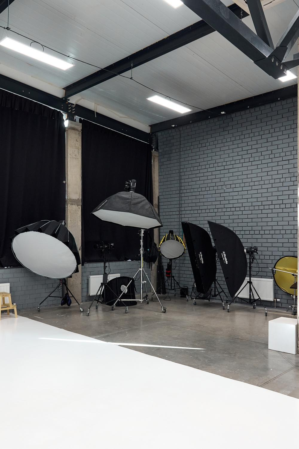 Фотостудия MAI — всё для комфортной и красивой съёмки. Фотограф в Минске Людмила Дутко