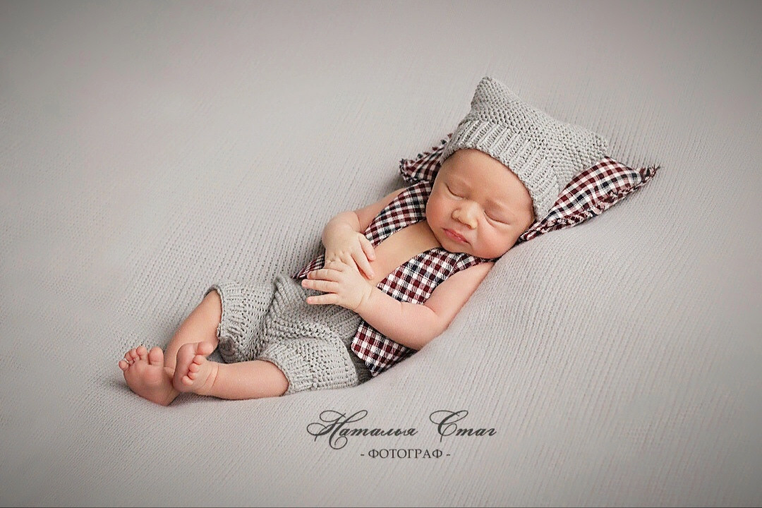 Фотограф новорожденных в Омске. Фотосессия новорожденных. Выезд. Фотограф Наталья Стаг в Омске. Фотографирую в разных стилях в разных студиях, а так же в школах и садах. Печатаю выпускные фотоальбомы