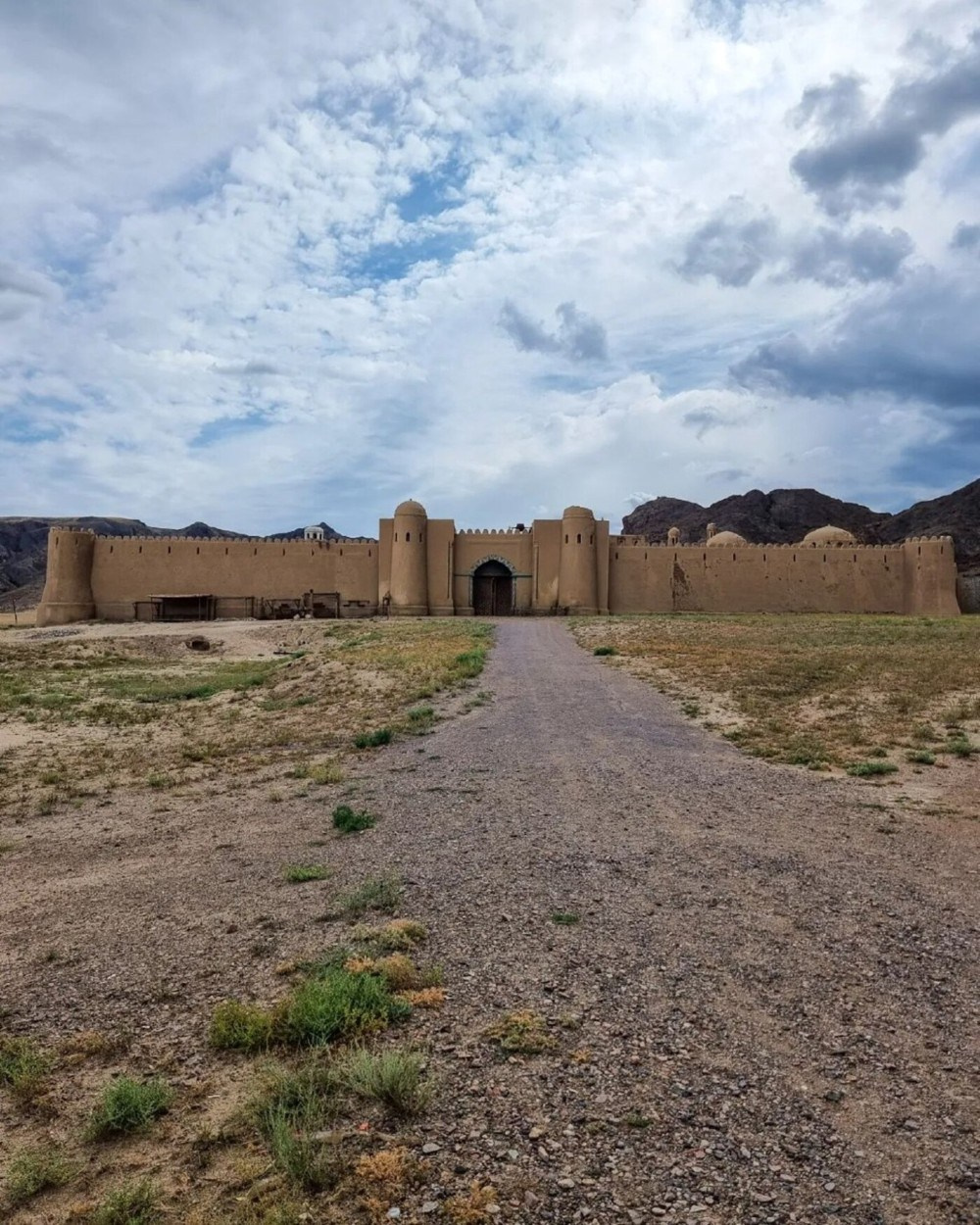 Melon Travel в Алматы: экскурсии и джип туры в Чарынский каньон, озера Каинды, Кольсай, Иссык, национальный парк Алтын Эмель